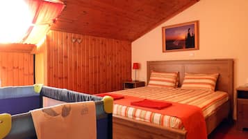 2 chambres, bureau, fer et planche à repasser, Wi-Fi gratuit