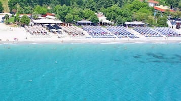 Una spiaggia nelle vicinanze