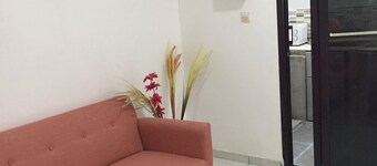 เรซิเดนซ์ เมอว์บลิ The Boss