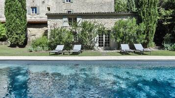 Piscina a l'aire lliure