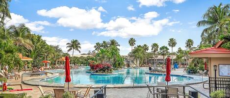 Utendørsbasseng og et oppvarmet basseng