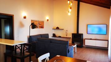 Télévision, cheminée