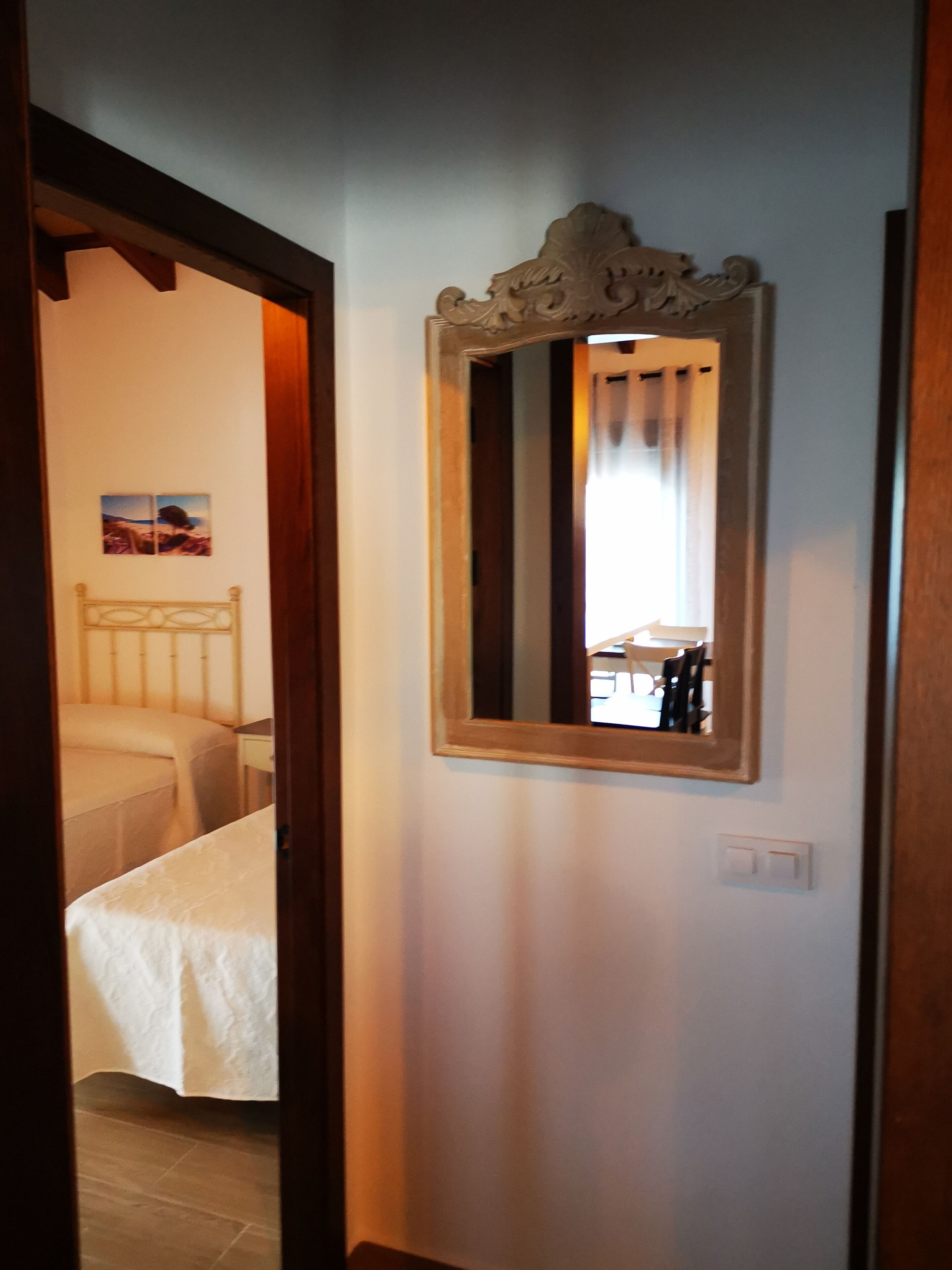 2 chambres, fer et planche à repasser, Wi-Fi, draps fournis