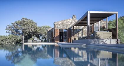 Villa Tellus - ruhige Luxusvilla, privater Pool, atemberaubende Aussicht, 5 Minuten vom Strand entfernt