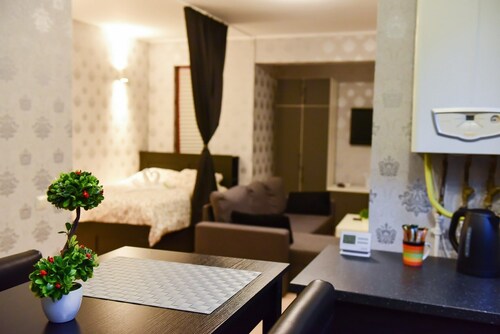 Garsoniera Spatioasa and Terasa Militari / Dr. Taberei