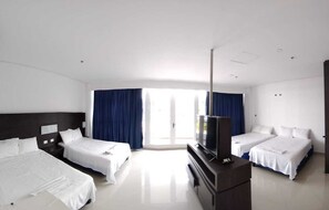 Minibar, cortinas blackout, wifi gratis y ropa de cama
