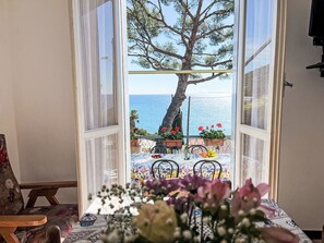 Dining - Stunning private villa for 7 people with TV and terrace (San Lorenzo Al Mare)