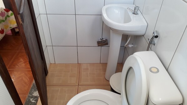 Bathroom - Pousada bela Vista (Sao Goncalo do Rio Preto)