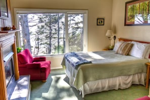Individually decorated, free WiFi, bed sheets
