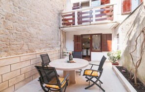 Outdoor dining - 3 bedroom lovely home in Pucisca (Pucisca)