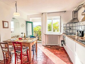 Ofen, Geschirrspüler, Toaster, Gefrierschrank