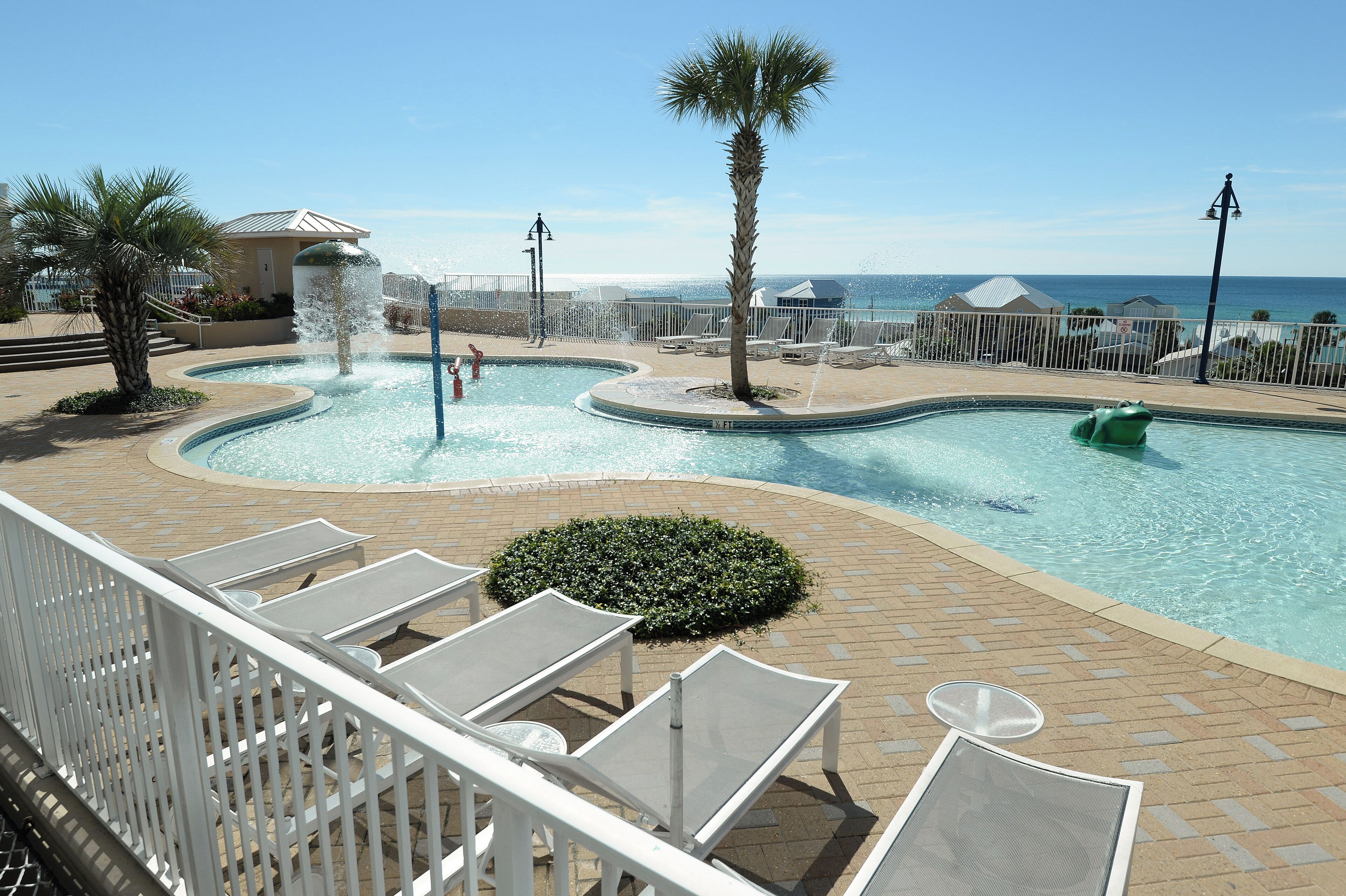 屋外プール、温水プール