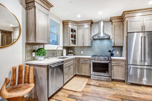 Upouusi 1 makuuhuoneen ylellinen bungalow askeleen päässä Sonoma Plazasta