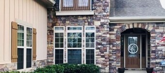 Haus on Highgrass- Open Floor Plan Master's Rental