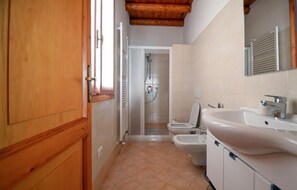 Shower - Lovely home in Artogne with swimming pool (Artogne)