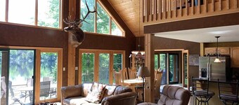 Northwoods Paradise on Keyes Lake sleeps 12