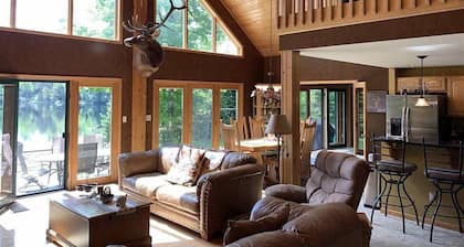 Northwoods Paradise on Keyes Lake sleeps 12