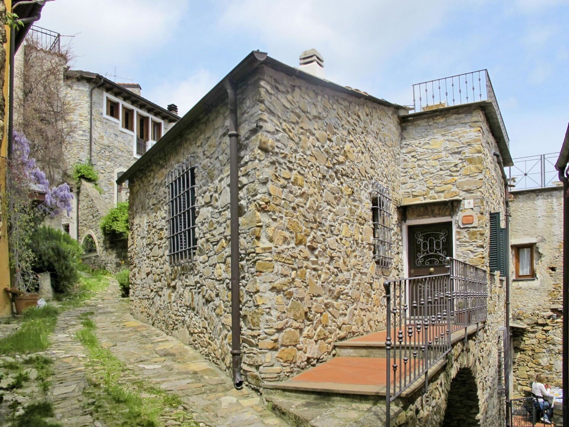 Pianta, Cielo, Costruzione, Nube, Finestra, Casa, Villetta, Albero, Zona Residenziale, Facciata