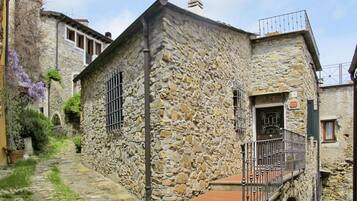 Pianta, Cielo, Costruzione, Nube, Finestra, Casa, Villetta, Albero, Zona Residenziale, Facciata
