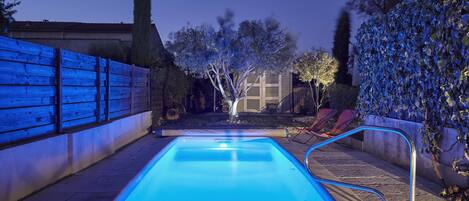 Outdoor pool, a heated pool