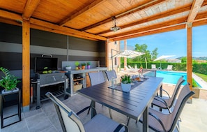 Outdoor dining - Gorgeous home in Labin (Labin)