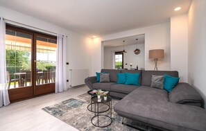 TV - Gorgeous home in Labin with WiFi (Labin)