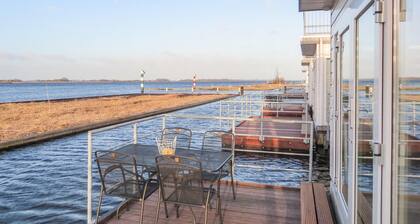 Luxuriöses Schiff mit 2 Schlafzimmern.