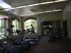 Fitness facility - Las Vegas Blvd. tropical resort guard gated condo/Pool/Spa/Gym/Tennis/pet/ADA (Las Vegas)
