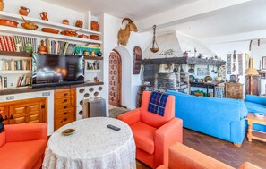 Televisie en een open haard