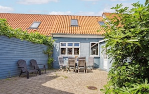 Outdoor dining - 3 bedroom amazing home in Assens (Assens)