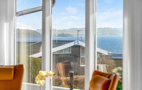 Nice home in Rønde with house sea view