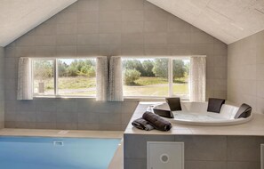 Indoor pool - Lovely home in Idestrup with WiFi (Idestrup)