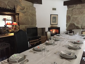 Family dining - Casa de Ventozella (Penafiel)
