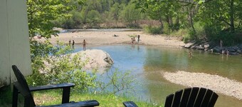 Waterfront, Swimming Hotspot, Private Down Town Location, Farmhouse