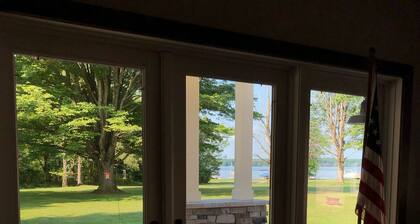 Kodikas Lakefront Pymatuningilla Dockin kanssa