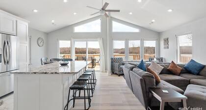 Lakeview Oasisissa on panoraamanäkymä kannelle, joka sopii täydellisesti lomalle!