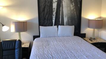 Single Room | Individually furnished, laptop workspace, iron/ironing board, free WiFi