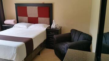 Basic Shared Dormitory | Free WiFi