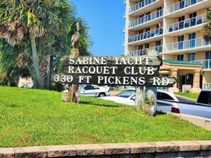 Unclassified image, 3 of 36, button