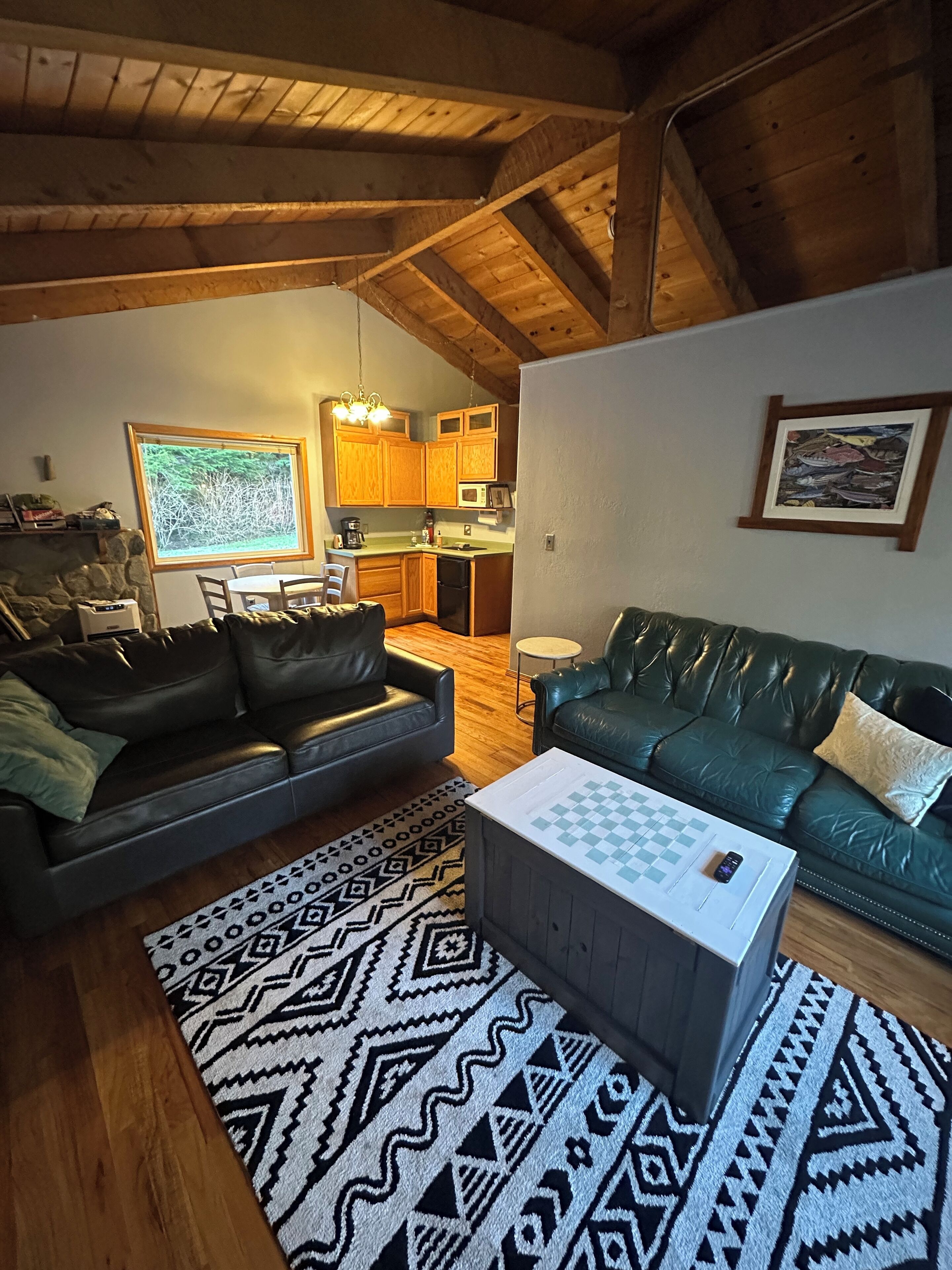 Smart TV, books, stereo