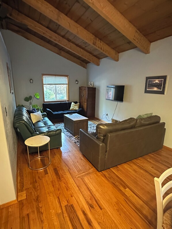 تلفزيون ذكي، كُتُب، ستيريو