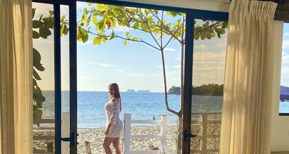 Amazing right on the water, BEACHFRONT studio near Tamarindo