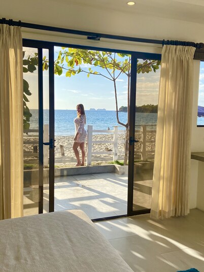 Amazing right on the water, BEACHFRONT studio near Tamarindo