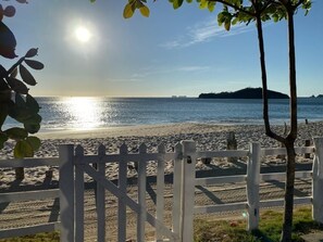 On the beach, sun loungers, beach towels - Amazing right on the water, BEACHFRONT studio near Tamarindo (POTRERO)