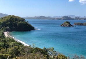 On the beach, sun loungers, beach towels - Amazing right on the water, BEACHFRONT studio near Tamarindo (POTRERO)