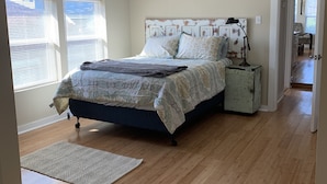 1 bedroom, iron/ironing board, WiFi, bed sheets - Houston Hopper House (Houston)