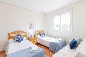 3 bedrooms, iron/ironing board, free WiFi, bed sheets