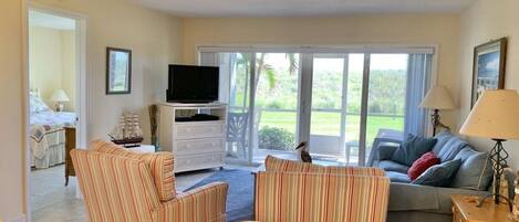 Smart-TV, bordtennis og bøker