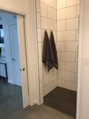 Interior - Modern Casita in Central Historic Neighborhood (Tucson)