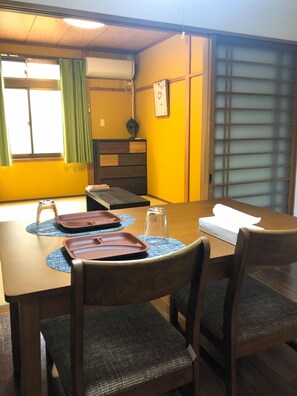 Casa (Private Vacation Home) | Servicio de comidas en la habitación